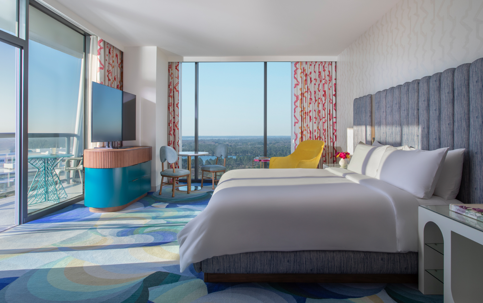 lake-nona-wave-hotel--one-king-balcony-room-622a236325195